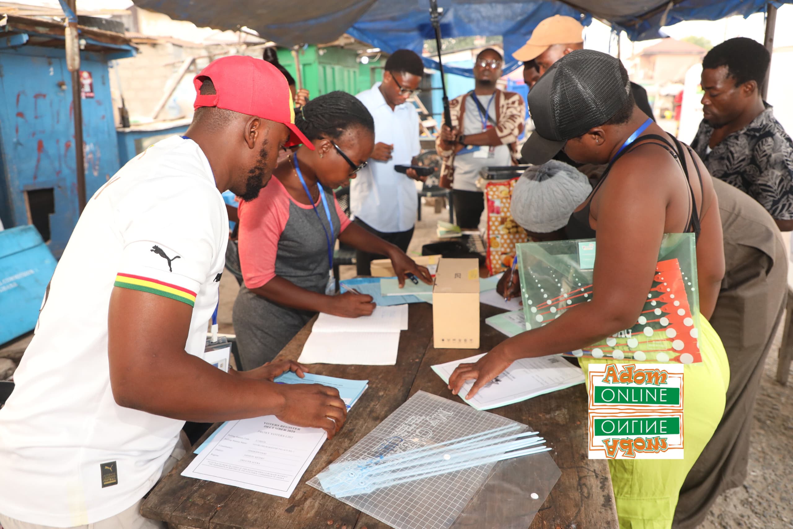 **2024 Polls: Voting Underway Across Ghana** Ghanaians have begun casting their votes in the 2024 general elections, with polling stations in all 276 constituencies opening at 7 a.m. to elect a president and Members of Parliament. At the Nai Wulomo Palace polling station in the Odododiodio Constituency, voting commenced on schedule, with party agents actively filling out electoral forms to ensure a smooth process. This year’s election is being conducted at 40,647 polling stations nationwide, including 328 special voting centres for security personnel, media practitioners, and election officials who voted earlier on December 2. Twelve presidential candidates are on the ballot, representing a mix of seasoned politicians and newcomers, including frontrunners from the New Patriotic Party (NPP) and the National Democratic Congress (NDC). With a voter population of 18,774,159—up from 17,027,941 in the previous cycle—this election highlights a growing electorate. Women make up 52% of voters, reflecting their significant influence, while the youth, comprising 55% of eligible voters, are expected to shape the election’s outcome with their focus on employment, education, and digital innovation. The Electoral Commission has assured Ghanaians of a transparent and credible electoral process as the nation anticipates the results of this pivotal election.