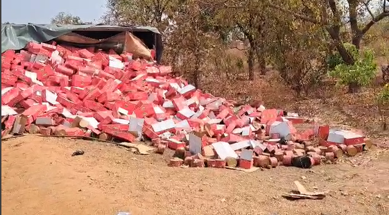 Heavy traffic on Doli bridge after truck accident leaves several vehicles stranded