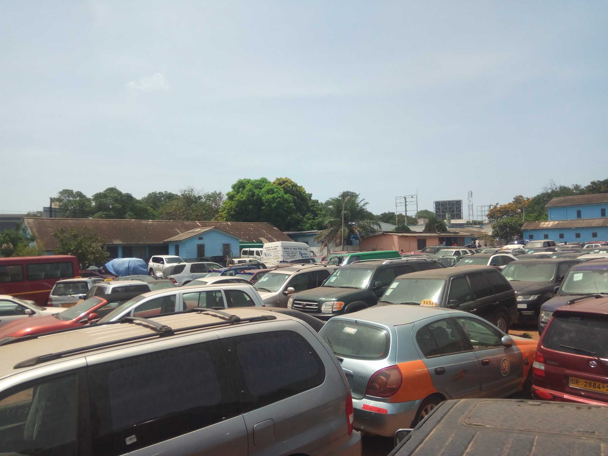 GRA storms streets of Accra to confiscate uncustomed vehicles ...
