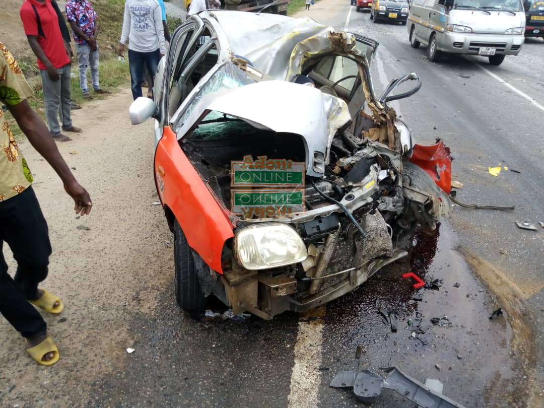 Photos: Tipper truck crashes taxi driver to death at Awutu Breku ...