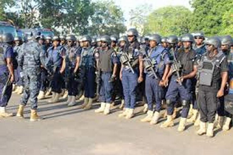 Bawku clash: Police arrest 13 for violating court injunction and curfew ...