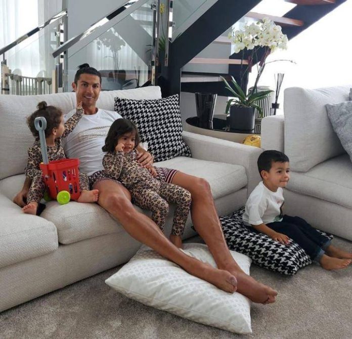 Ronaldo and his kids