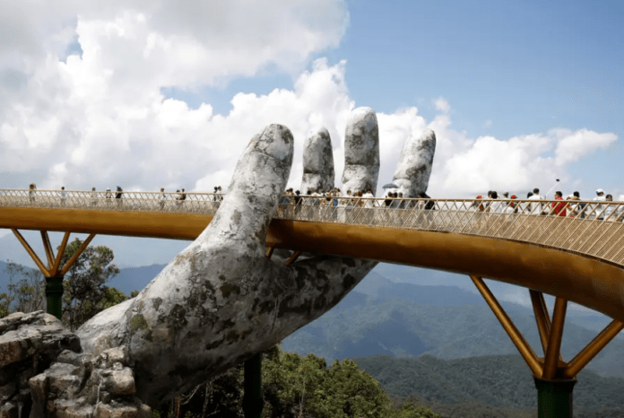 The Golden Bridge. Reuters/Nguyen Huy Kham