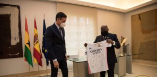 Akufo Addo with the Real Madrid jersey