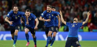 Soccer Football - Euro 2020 - Semi Final - Italy v Spain - Wembley Stadium, London, Britain - July 6, 2021 Italy players celebrate after winning the penalty shoot-out Pool via REUTERS/Carl Recine