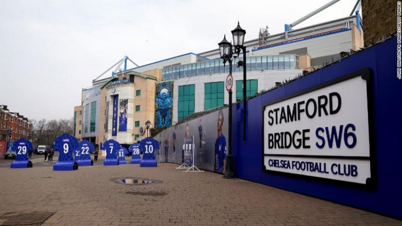 Chelsea are allowed to sell some tickets again after the UK government  alters the club's special licence - Eurosport