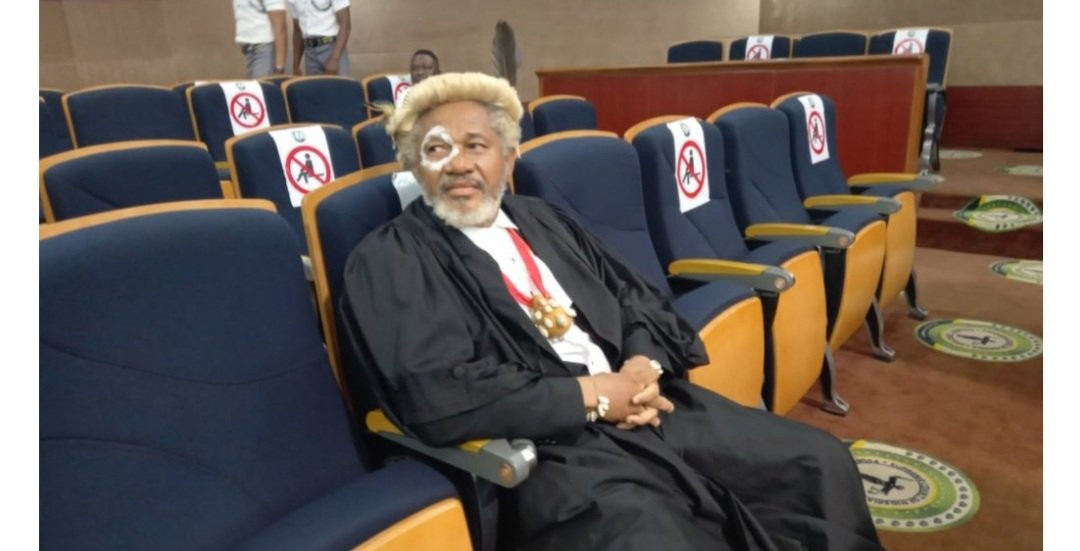 Lawyer storms Supreme Court in traditional regalia [Photos ...