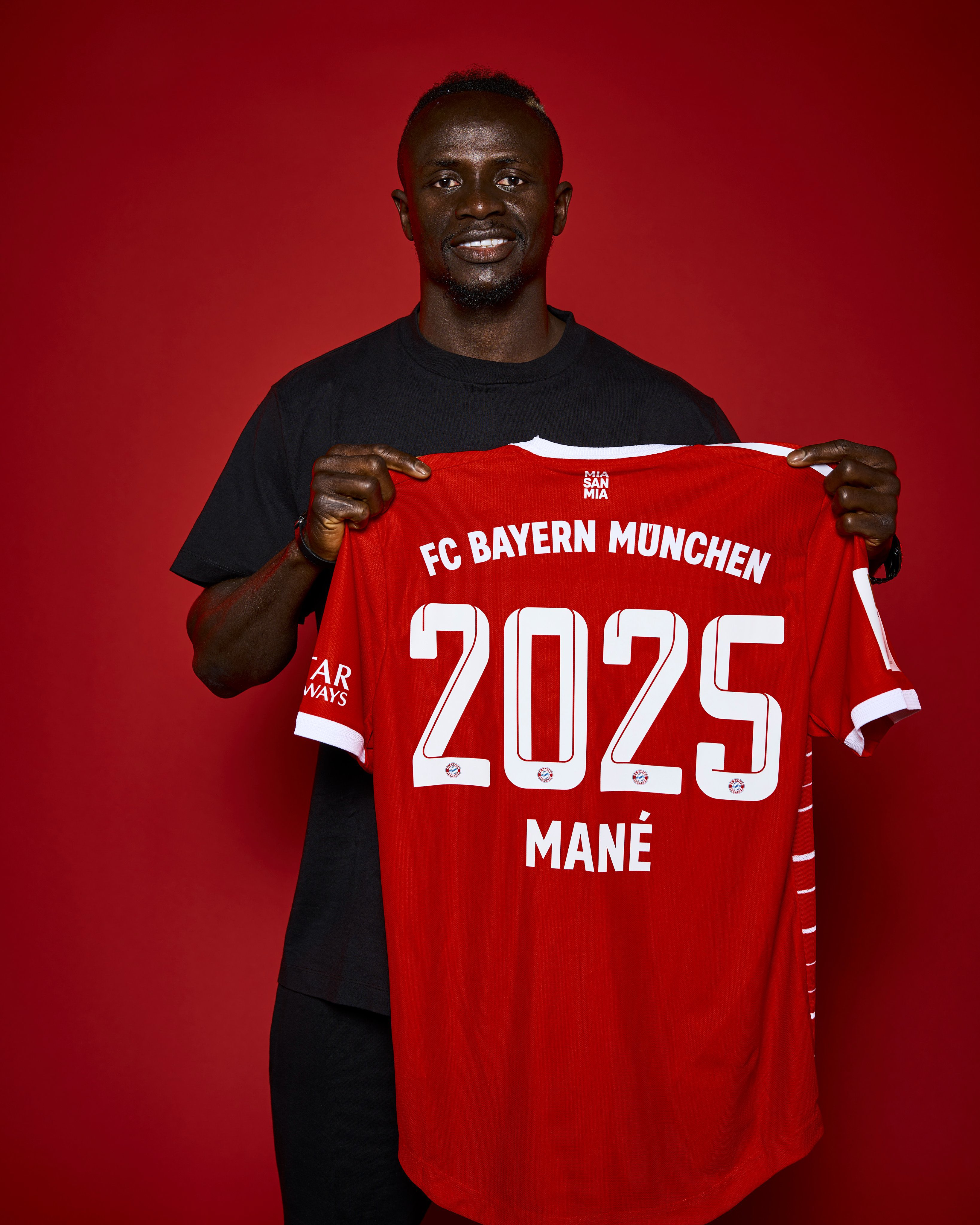 Liverpool FC's Sadio Mane completes move to Bayern Munich