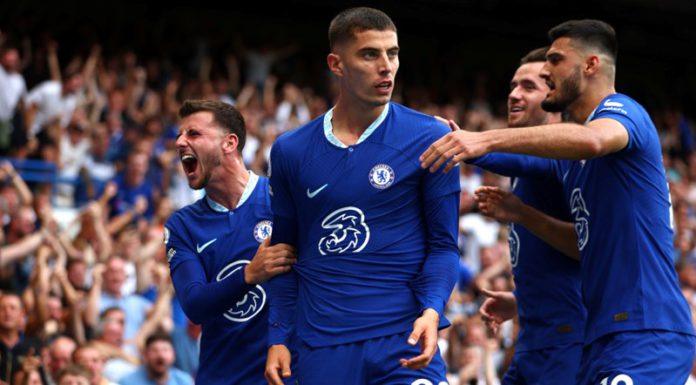 Havertz celebrates with Chelsea teammates