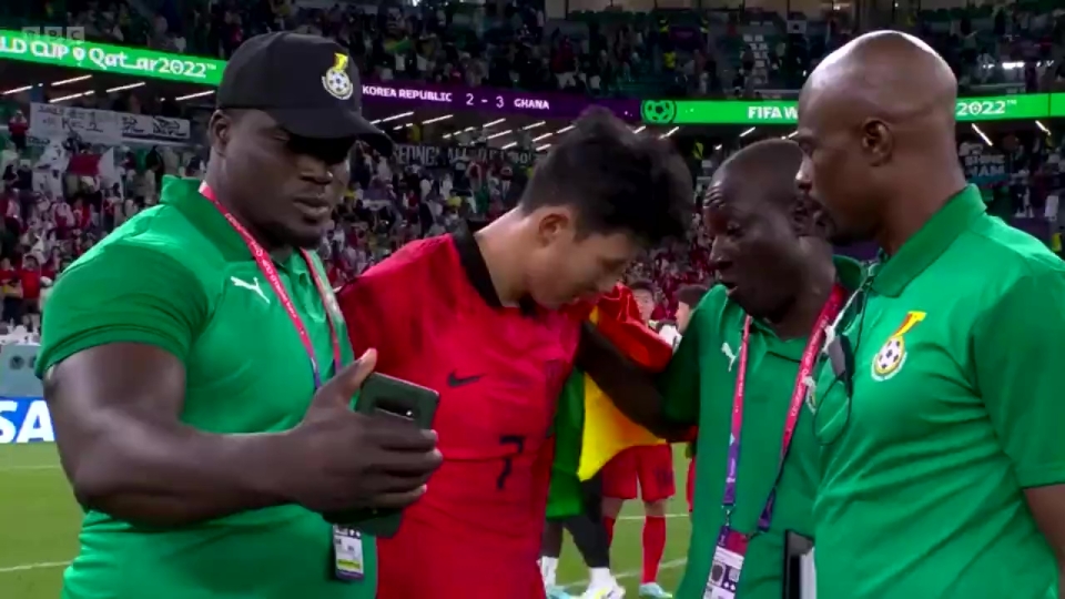 World Cup 2022: South Korea coach Paulo Bento screams at ref over match  ending