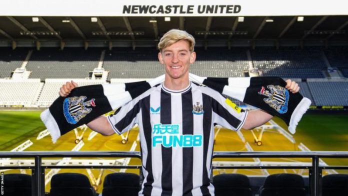 Newcastle said Gordon had signed a long-term deal but did not disclose the length of the contract