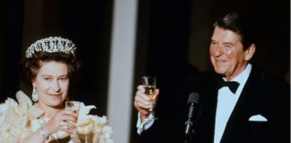 Queen Elizabeth II and Ronald Reagan at a San Francisco banquet in 1983