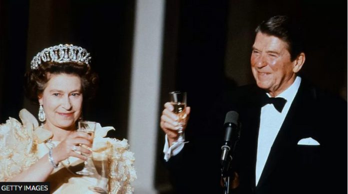 Queen Elizabeth II and Ronald Reagan at a San Francisco banquet in 1983