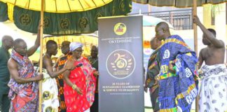 Unveiling of the anniversary logo: from Right, Okyenhemaa - Nana Adutwumwaa Dokua... Left Daasebre Nyarko Asumadu Appiah - Okyeman Oseawuohene /Wankyihene