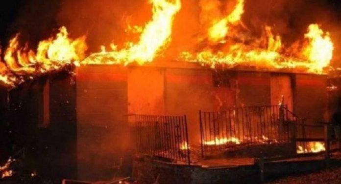 Fire guts 5-bedroom house at Akrobi near Wenchi