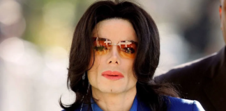 Michael Jackson in Santa Marica, California in March 2005 | Carlo Allegri/Getty