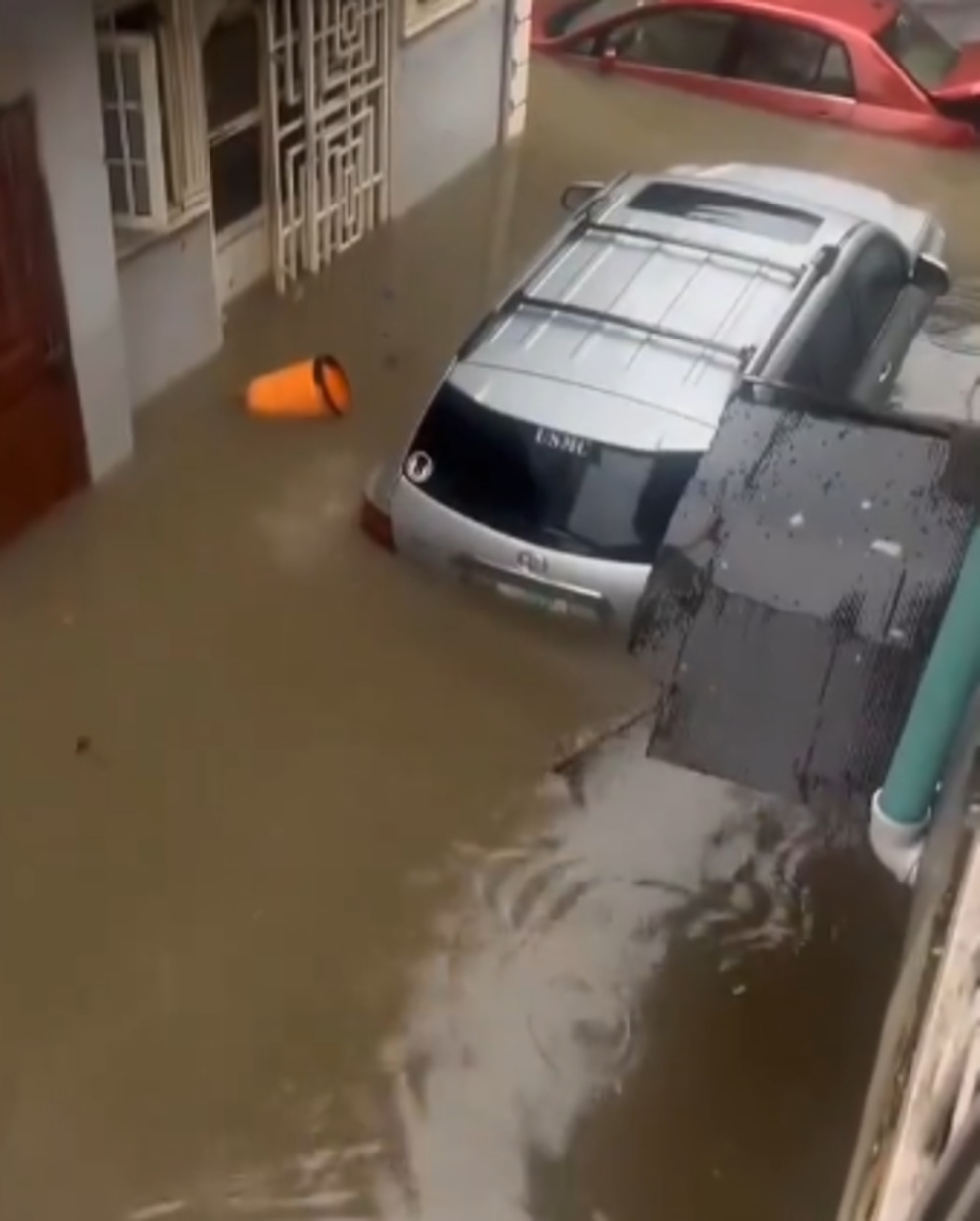 Accra flooded after Wednesday downpour [Photos+Videos] - Adomonline.com