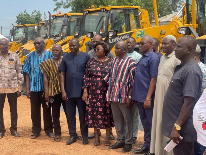 Minister praises Akufo-Addo after receiving equipment under DRIP intiative 