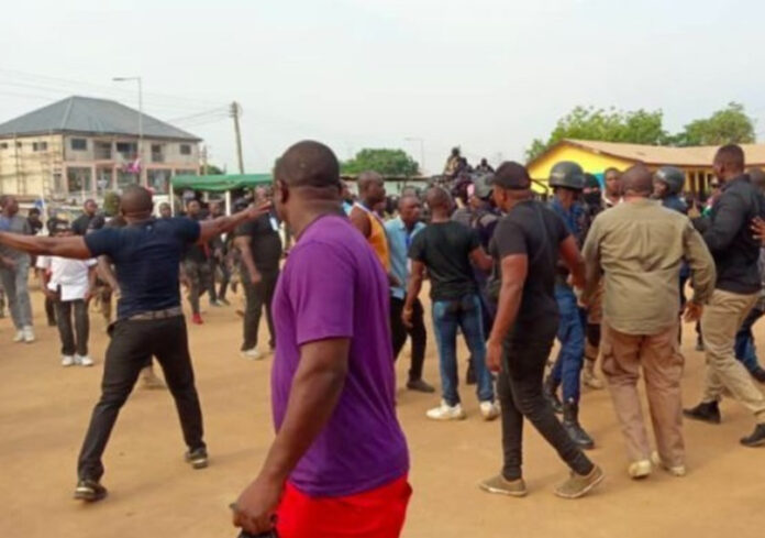 Special voting: Tensions erupt at Koforidua Police Headquarters over voting perimeter dispute