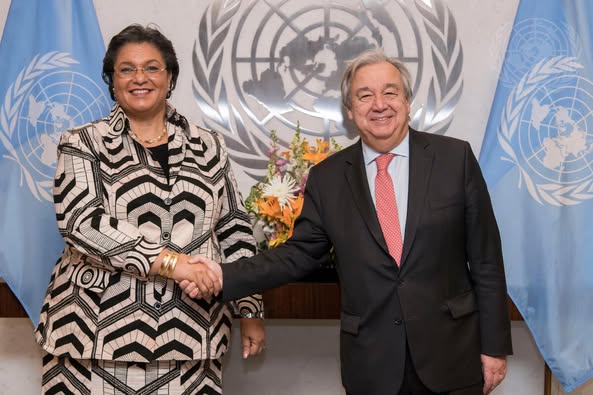 Secretary-General António Guterres (right) swears in Hannah S. Tetteh, Director-General of the United Nations Office at Nairobi.