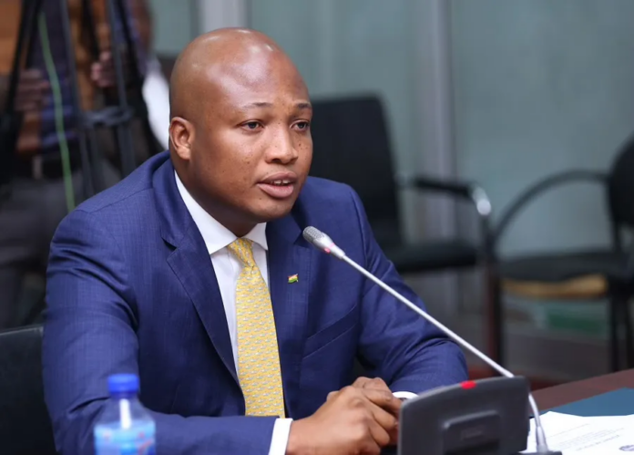 Ex-deputy Ghanaian education minister Samuel Okudzeto Ablakwa has no association with the Chinese nationals spotted at Kantamanto. Photo credit: Crosschecghana