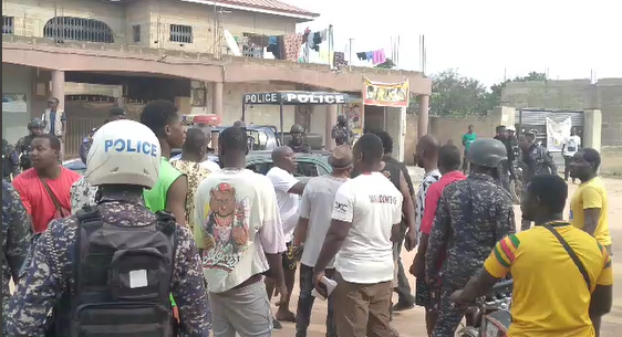 Kasoa Opeikuma Residents Clash with Police, Landguards Over Forced Eviction