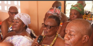 The Queen Mother of the Kwawu Traditional Area, Nana Adwoa Gyemfua II, has called on President John Dramani Mahama and the Inspector General of Police (IGP) to transfer the Eastern North Regional Police Commander, ACP Kwadwo Asante, due to his alleged involvement in chieftaincy disputes in Kwawu.